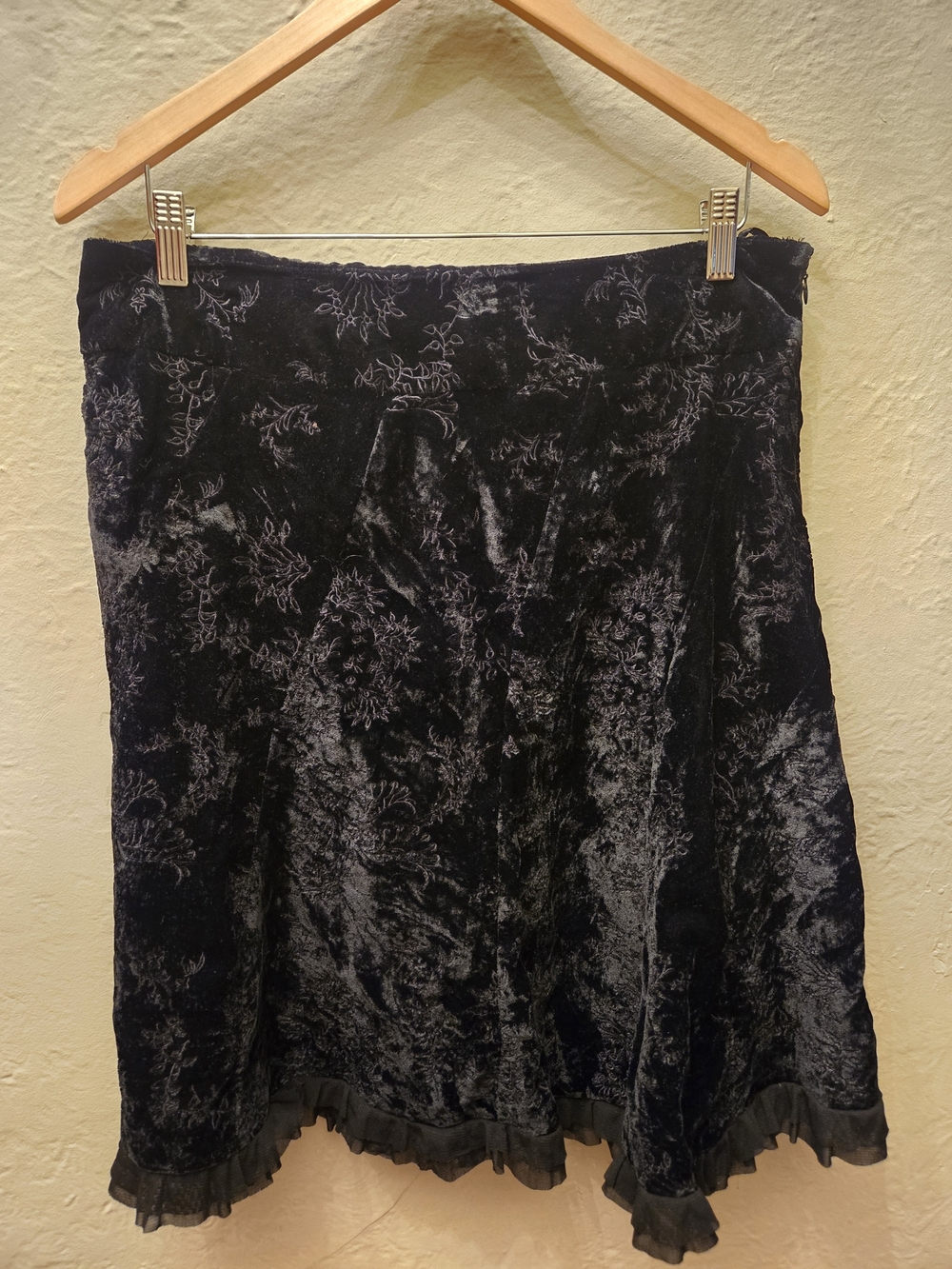 Black Crushed Velvet Skirt Floral Ruffle Hem Gothic Romantic